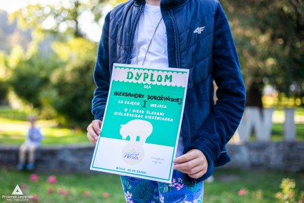 Ceremonia wręczenia nagród na podium przez Burmistrza Miasta Wisła